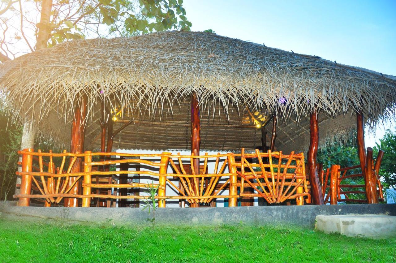 Sea sound cabana&Restaurant Tangalle Exterior foto